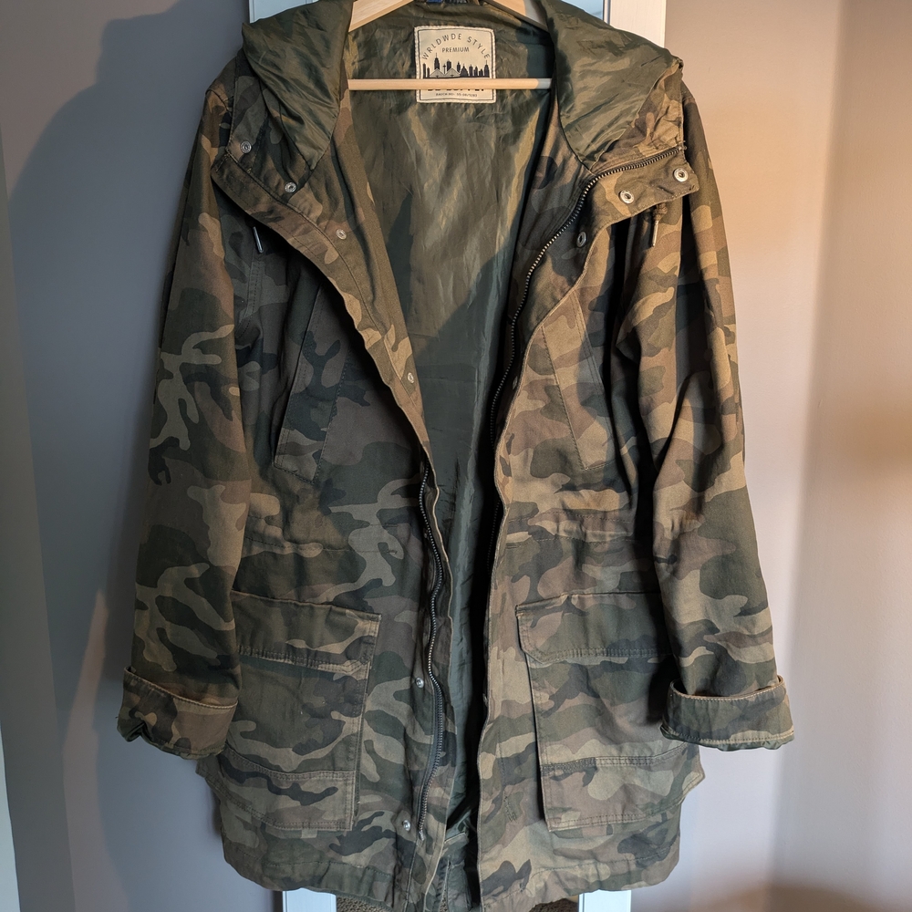 H&M Divided Cotton Camouflage Utility Jacket